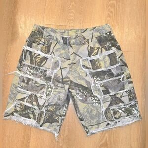 Manfinity Camo Cargo Shorts, Frayed, Men's Small, Denim Shorts